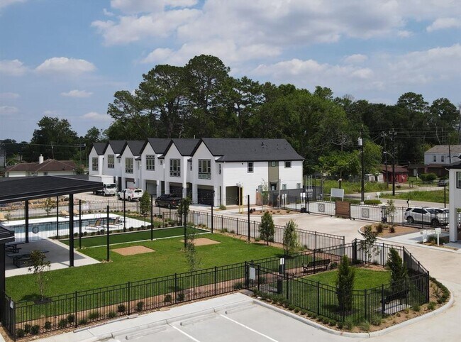 Building Photo - 1103 Highland Rnch Ln