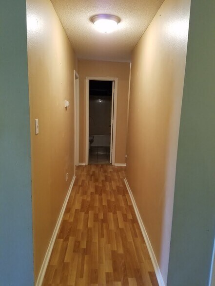 Building Photo - 2206 Aspen Ter