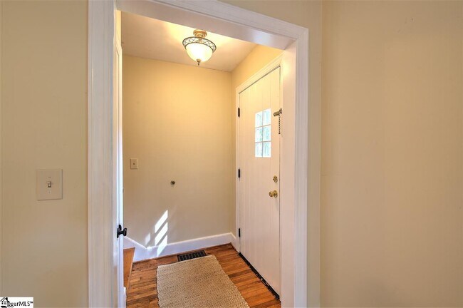 Building Photo - 10 Buist Ave