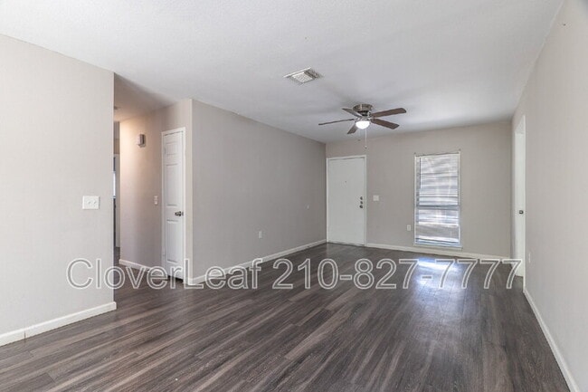 Building Photo - 118 N Meadow St