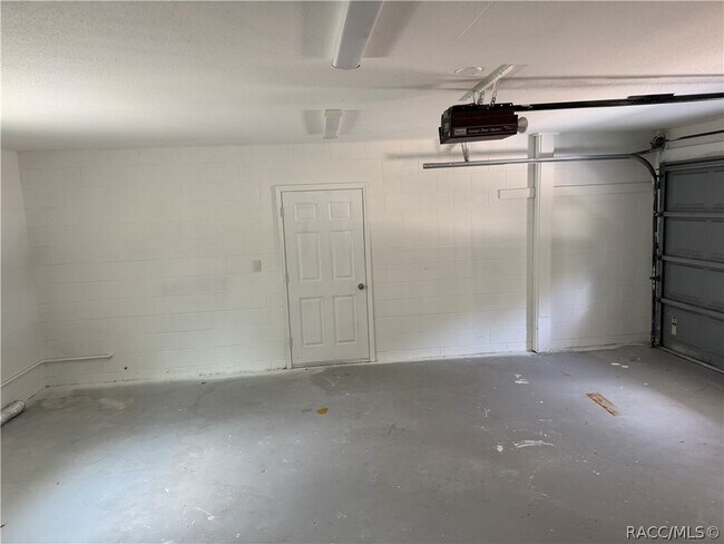 Building Photo - 1405 Eden Dr
