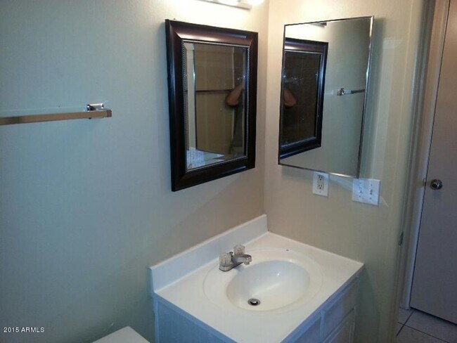 Building Photo - 7010 N 68th Dr