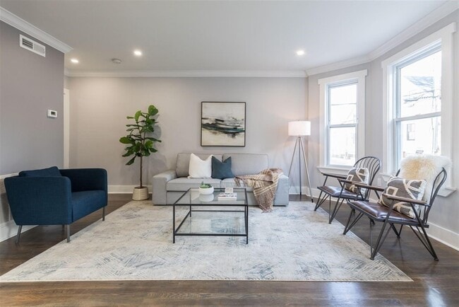 Building Photo - 25 Plymouth St