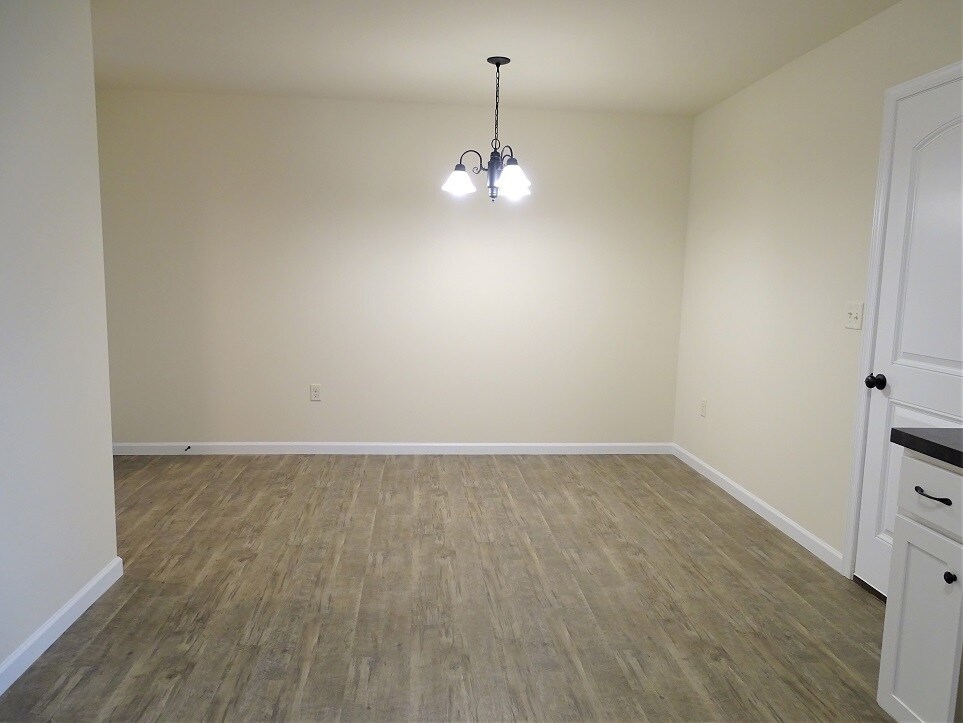 Building Photo - 609 Byler Cir