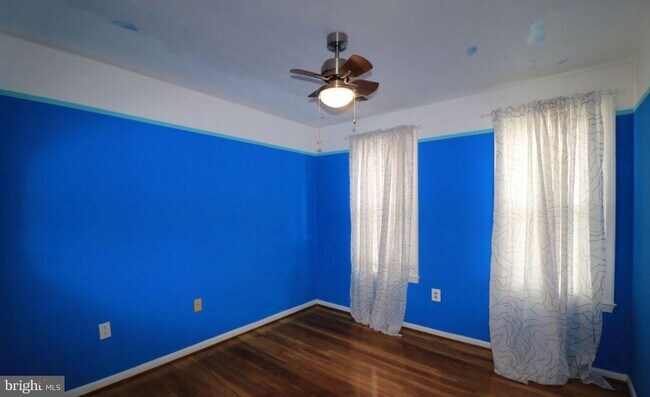 Building Photo - 553 Monet Dr