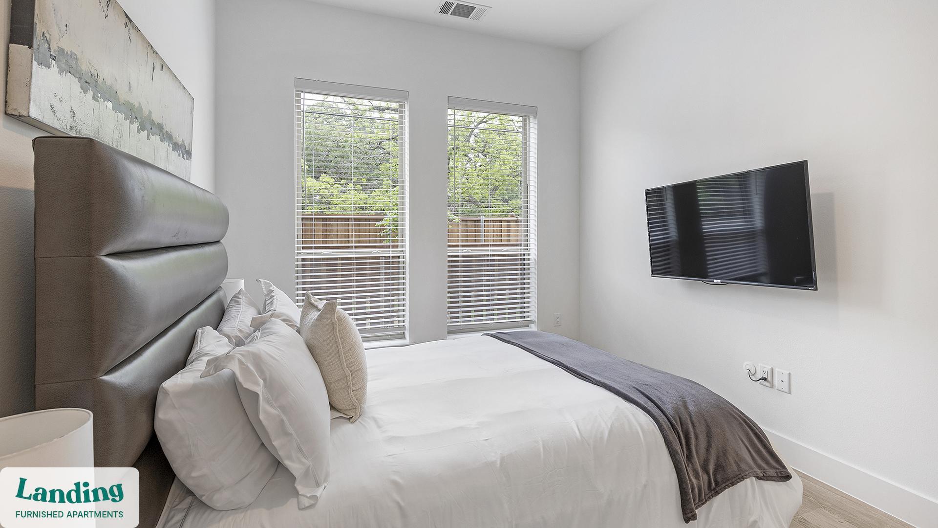 Building Photo - 650 E Sycamore St