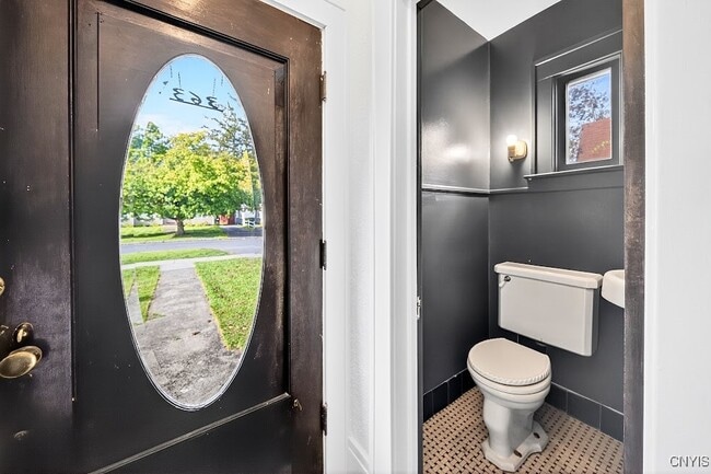 Building Photo - 363 Hickok Ave