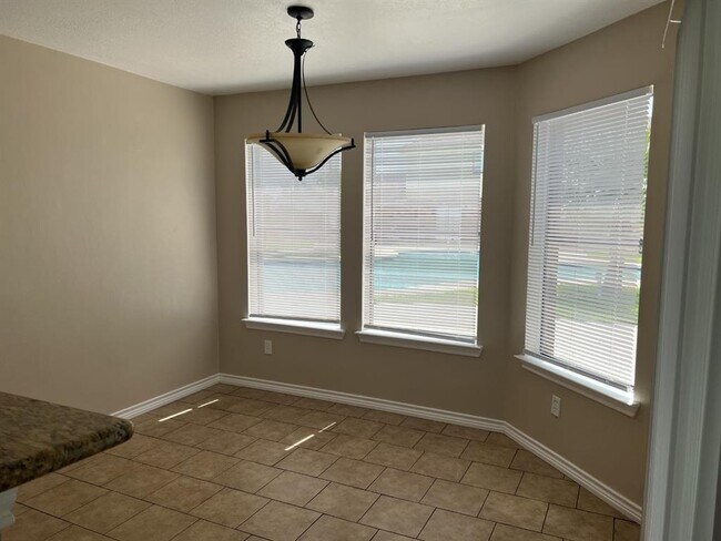 Building Photo - 8003 Catalpa St