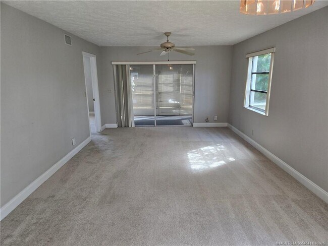 Building Photo - 2950 SE Ocean Blvd