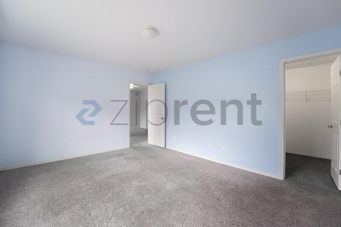 Building Photo - Unit