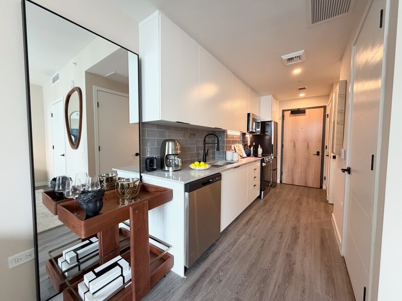 Building Photo - 113 NW 24th St