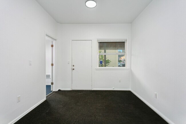 Building Photo - 5413 S Puget Sound Ave
