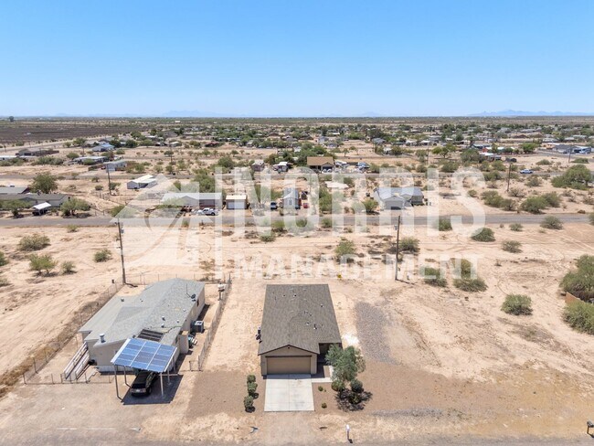 Building Photo - Newer Home in Eloy