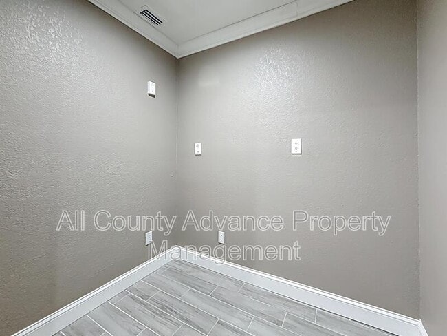 Building Photo - 1471 S Missouri Ave