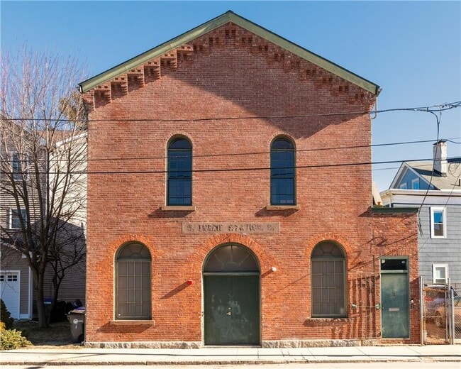 Building Photo - 4 Pallas St