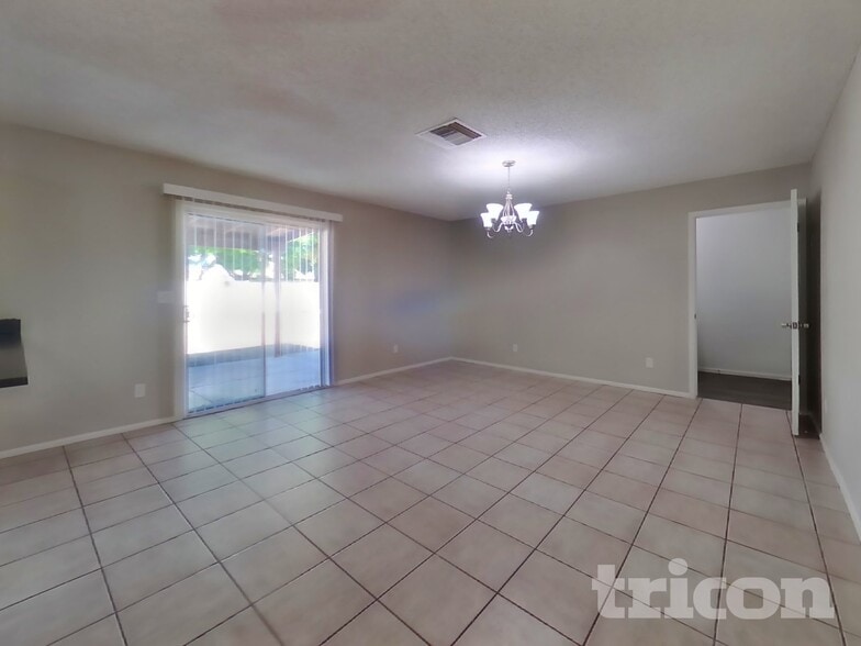 Building Photo - 18416 N 55th Dr