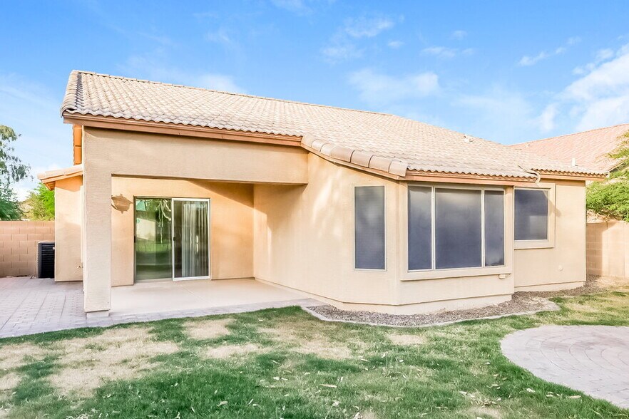 Building Photo - 22333 E Via Del Rancho Rd
