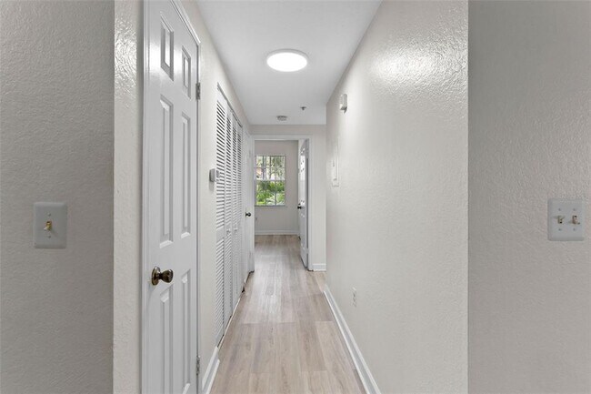 Building Photo - 2528 Robert Trent Jones Dr