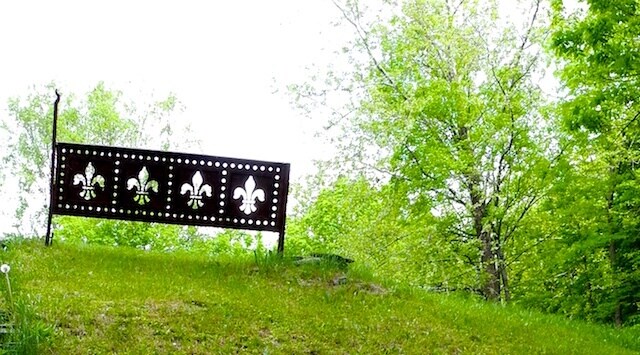 Entry down to yard - 6201 NY-42