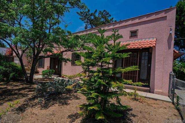 Building Photo - 145 S Grape St