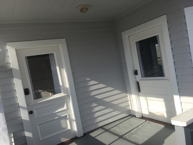 Bedroom and Front entrys - 51 Paloma Ave