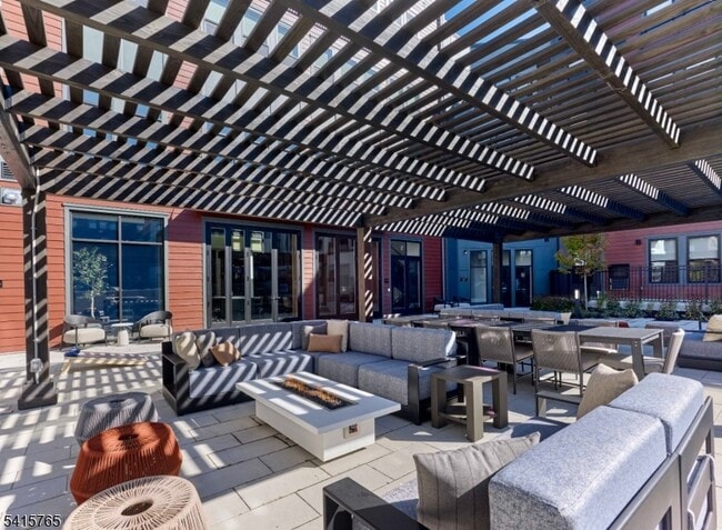 Building Photo - 51 Okner Pkwy