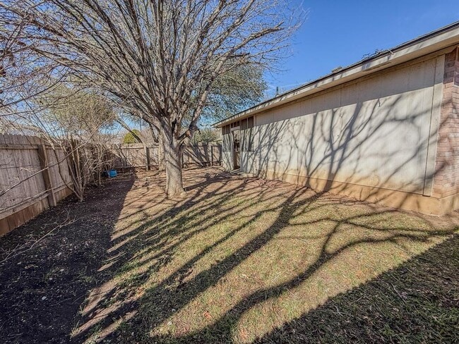 Building Photo - 11101 Franklins Tale Loop