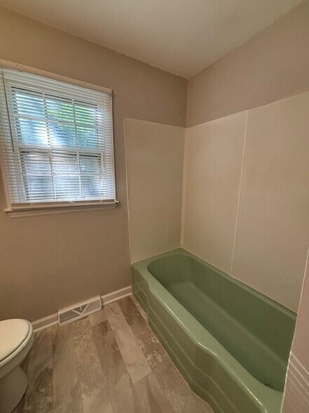 Building Photo - 3907 Raintree Dr
