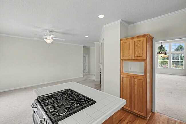 Building Photo - Well-Kept Single-Level 3 bed, 2 bath home in West Salem
