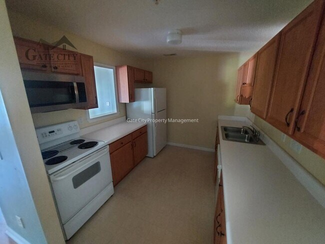 Building Photo - 905 Hanahan Ct