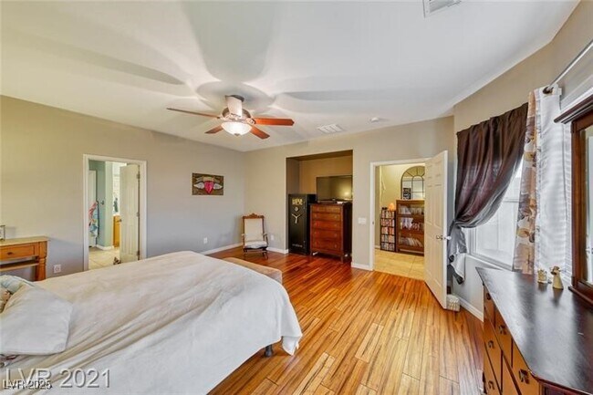 Building Photo - 2533 Libberton St