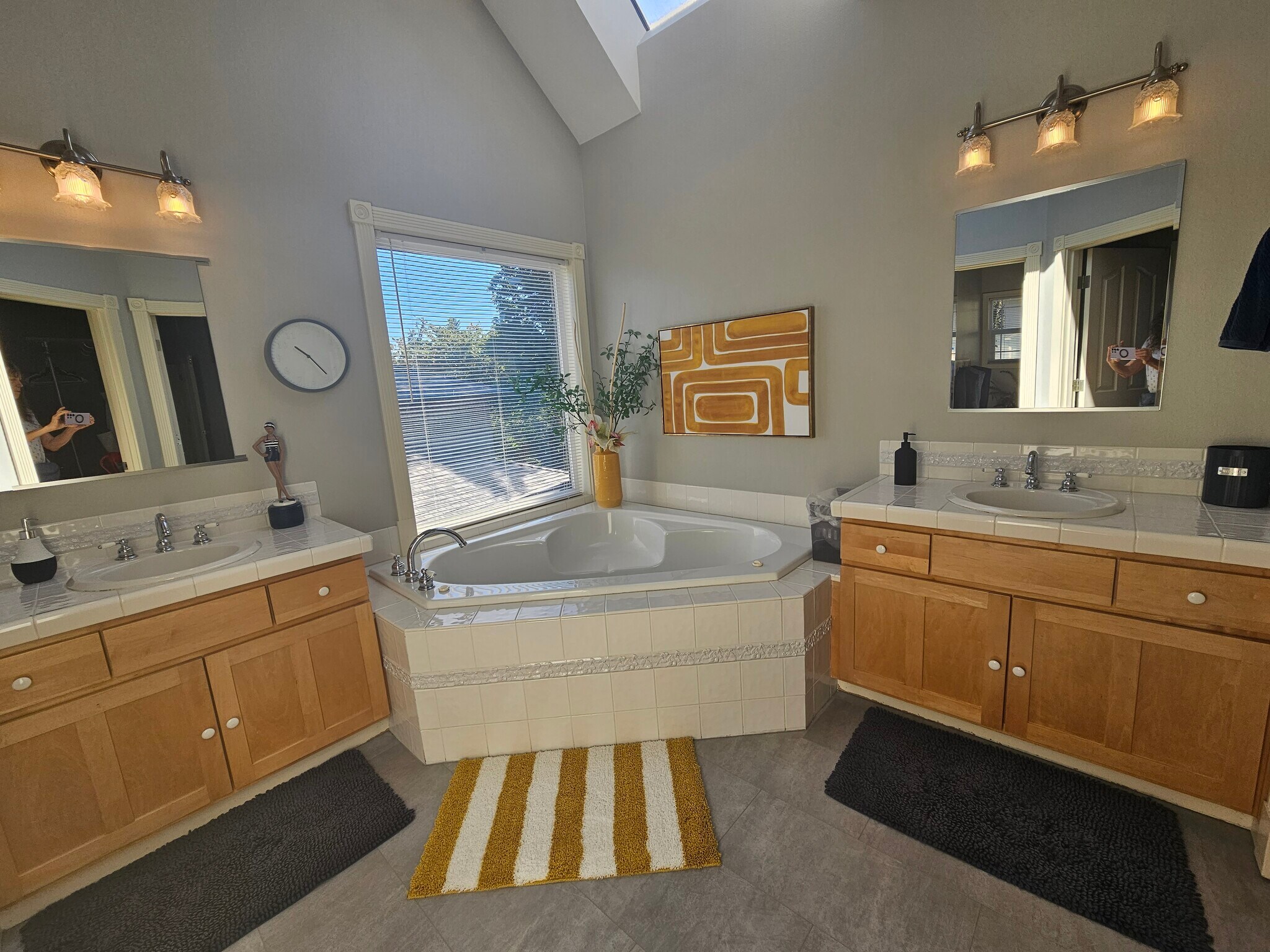 Building Photo - 13518 SW Hillshire Dr