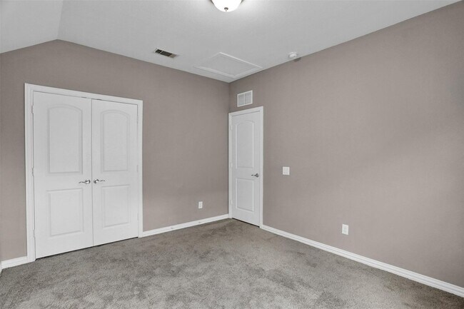 Building Photo - Located in McKinney's desirable Erwin Farms, this beautiful home exudes modern elegance and pract...