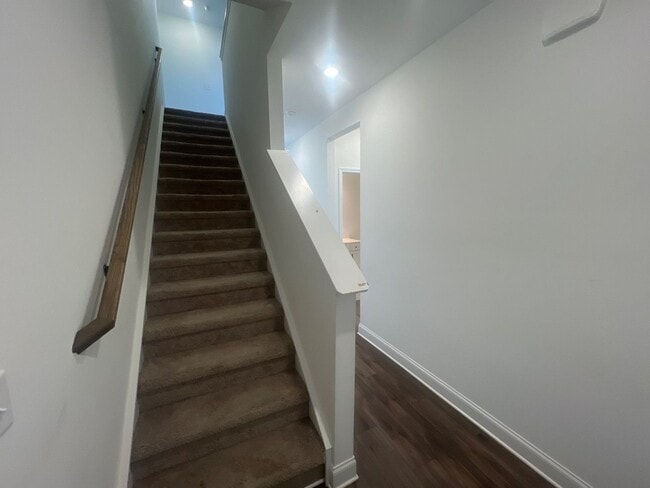 Building Photo - 312 Traywick Pl