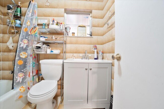 Building Photo - 317 W 36th St