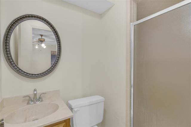 Building Photo - 421 Pebblecreek Dr