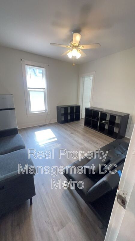 Building Photo - 1241 Monroe St NE