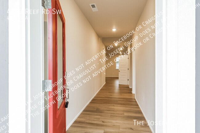 Building Photo - 4350 Reef Rd SW