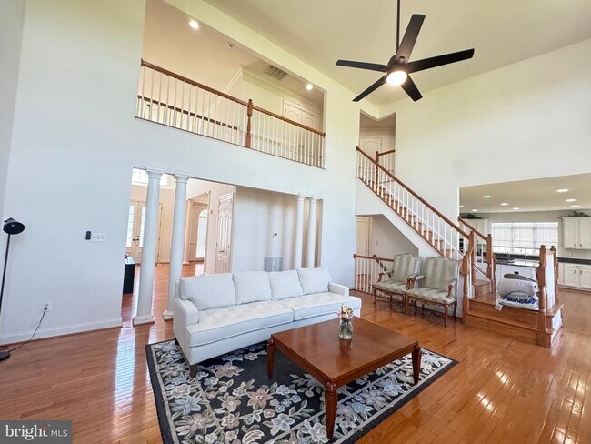Building Photo - 5117 Sante Fe Ct