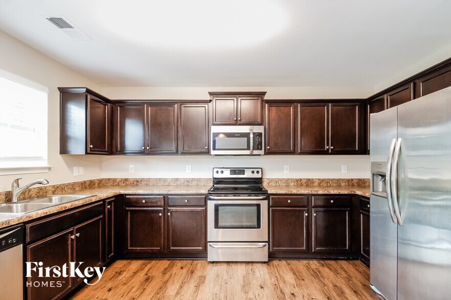 Building Photo - 110 Birch Creek Rd