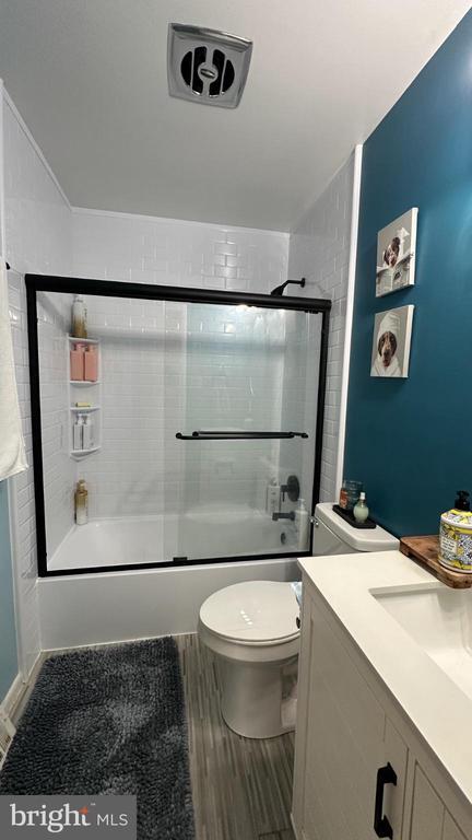 Building Photo - 228 Embleton Rd