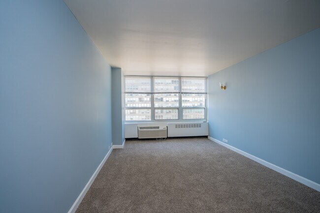 Building Photo - 4800 S Chicago Beach Dr