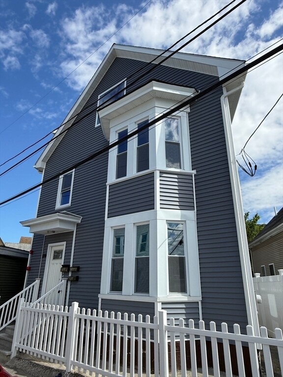 Building Photo - 126 Cross St