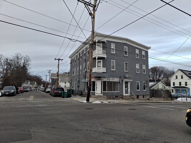 Building Photo - 168 Lunenburg St