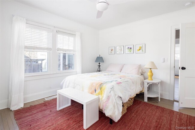 Building Photo - 446 6th St