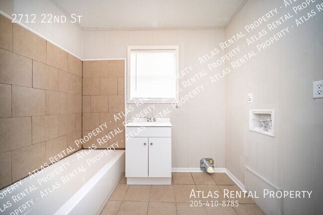 Building Photo - 2712 22nd St