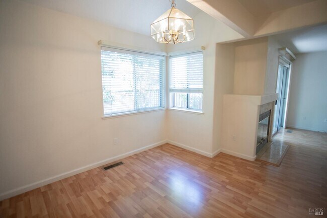 Building Photo - 1549 Monarch Pl