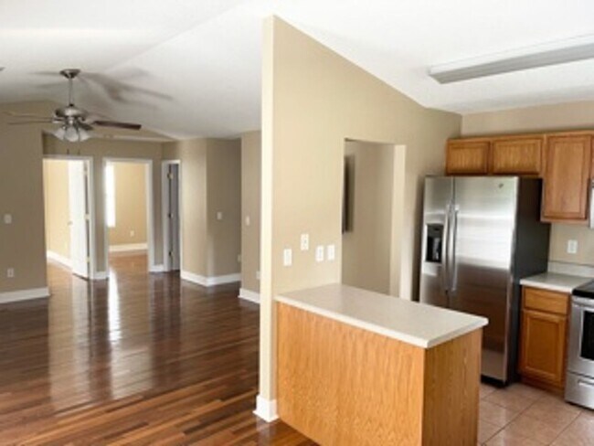 Building Photo - Powell/Anderson County 37849 - 3 bedroom, ...