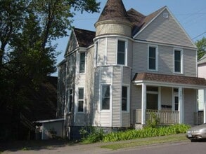 Building Photo - 313 N 21st Ave W