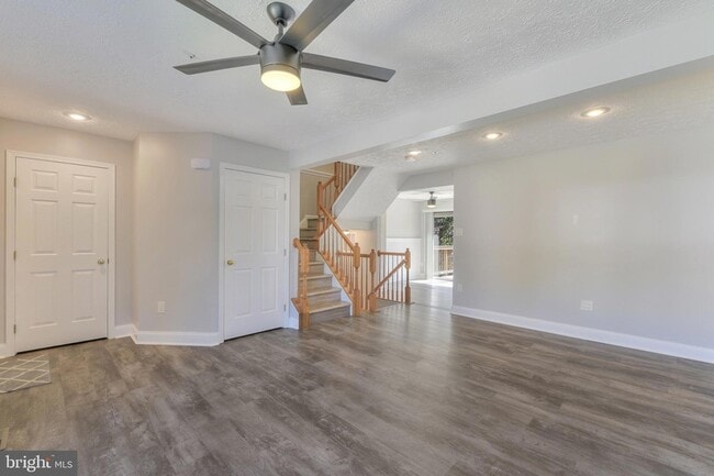 Building Photo - 27 Cutter Cove Ct